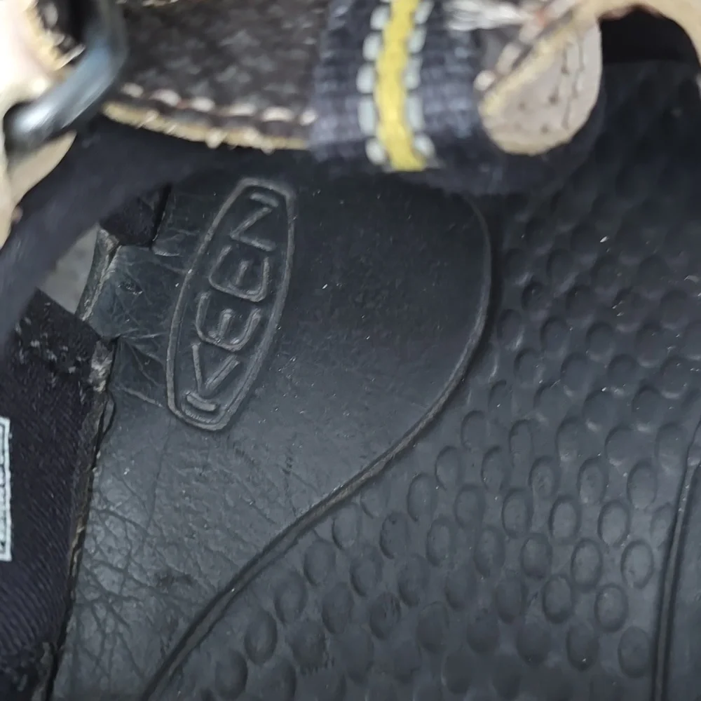 Keen Newport H2 Sandals - YOUTH Size 4 - Picture 9 of 15